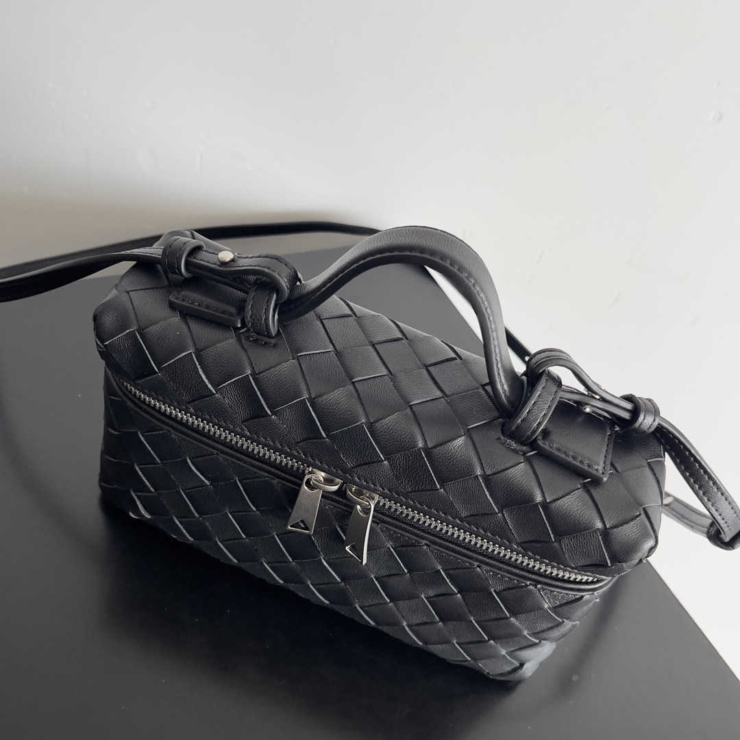 Bottega Veneta Cosmetic Bags